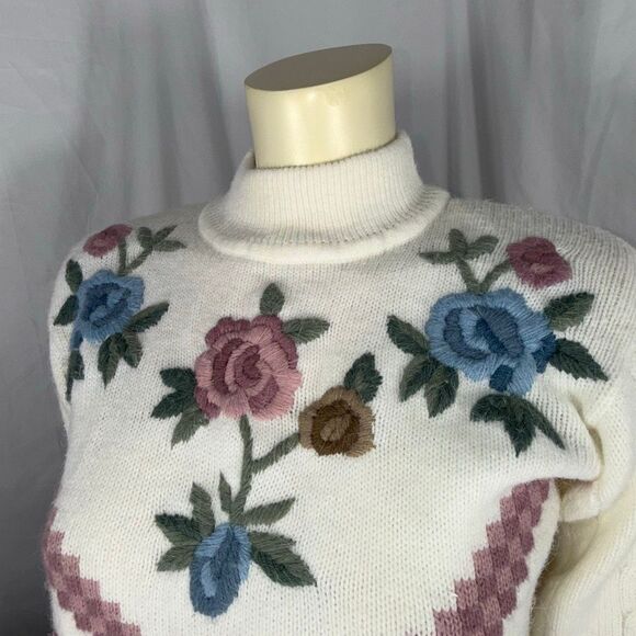 Vintage Alfred Dunner Floral Embroidered Sweater Cream Mock Neck Made in Hong Ko - Picture 9 of 16